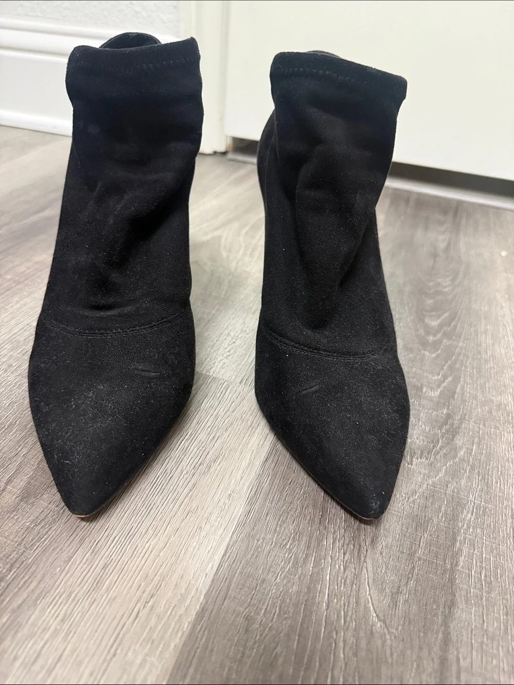 Tahari Black Suede Pointed Toe Stiletto Ankle Booties Slim Heel 8.5